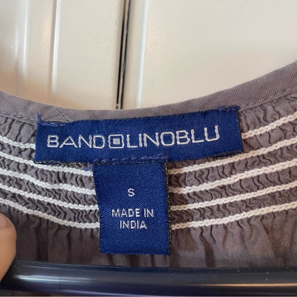 Bandolino Blu Puff Sleeve gray cream peasant blouse embroidery smocking Small - Picture 11 of 13